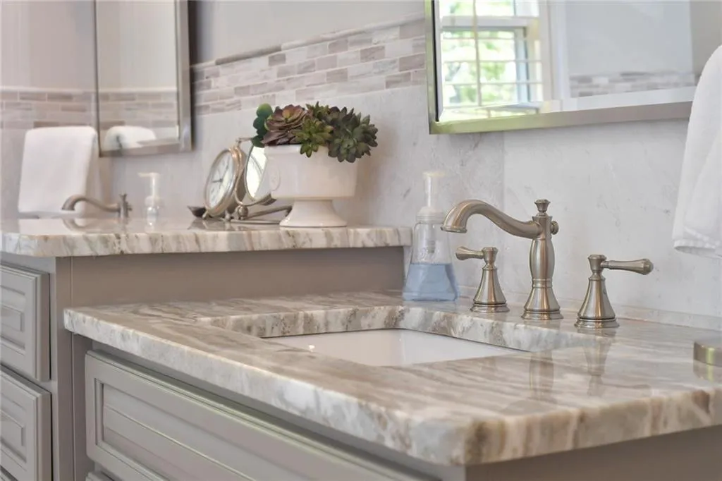 6930 Hunters Knoll Ne, Sandy Springs, Georgia 30328, 4 Bedrooms Bedrooms, ,4 BathroomsBathrooms,Residential,Sold,6930 Hunters Knoll Ne,7201851