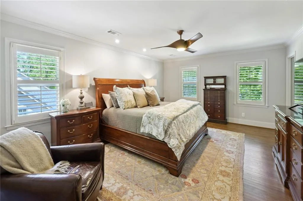 6930 Hunters Knoll Ne, Sandy Springs, Georgia 30328, 4 Bedrooms Bedrooms, ,4 BathroomsBathrooms,Residential,Sold,6930 Hunters Knoll Ne,7201851