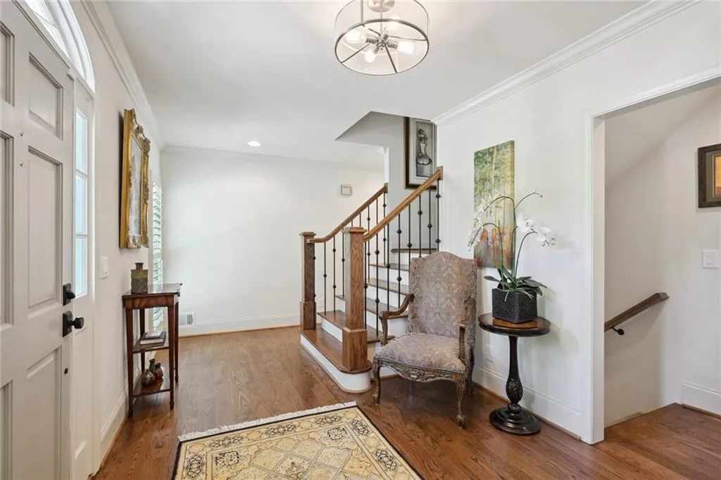 6930 Hunters Knoll Ne, Sandy Springs, Georgia 30328, 4 Bedrooms Bedrooms, ,4 BathroomsBathrooms,Residential,Sold,6930 Hunters Knoll Ne,7201851