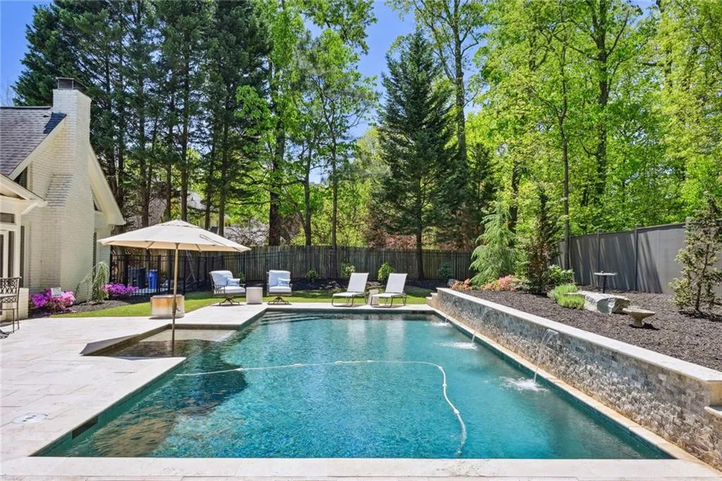 6930 Hunters Knoll Ne, Sandy Springs, Georgia 30328, 4 Bedrooms Bedrooms, ,4 BathroomsBathrooms,Residential,Sold,6930 Hunters Knoll Ne,7201851