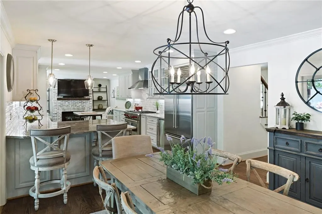 6930 Hunters Knoll Ne, Sandy Springs, Georgia 30328, 4 Bedrooms Bedrooms, ,4 BathroomsBathrooms,Residential,Sold,6930 Hunters Knoll Ne,7201851