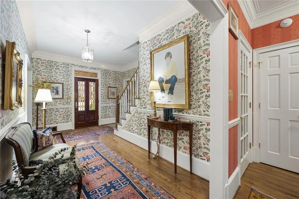 525 Tavern Circle, Sandy Springs, Georgia 30350, 5 Bedrooms Bedrooms, ,4 BathroomsBathrooms,Residential,Sold,525 Tavern Circle,7020655