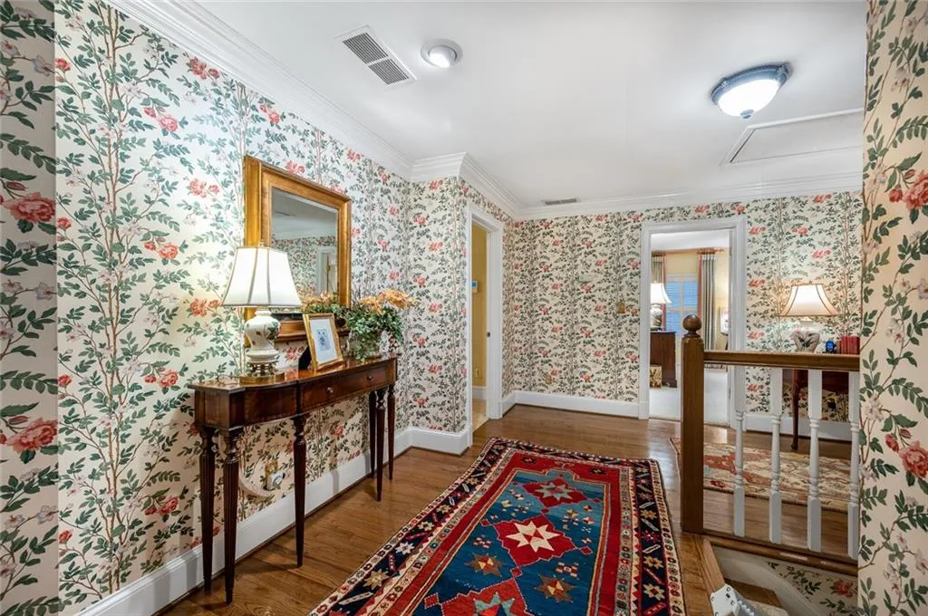 525 Tavern Circle, Sandy Springs, Georgia 30350, 5 Bedrooms Bedrooms, ,4 BathroomsBathrooms,Residential,Sold,525 Tavern Circle,7020655