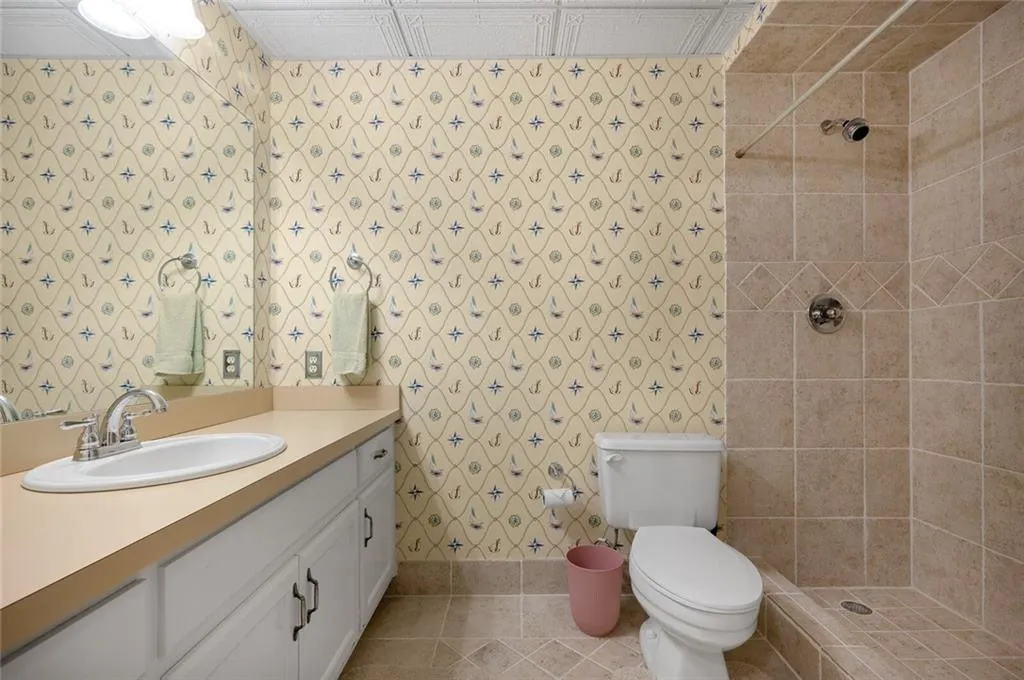 525 Tavern Circle, Sandy Springs, Georgia 30350, 5 Bedrooms Bedrooms, ,4 BathroomsBathrooms,Residential,Sold,525 Tavern Circle,7020655