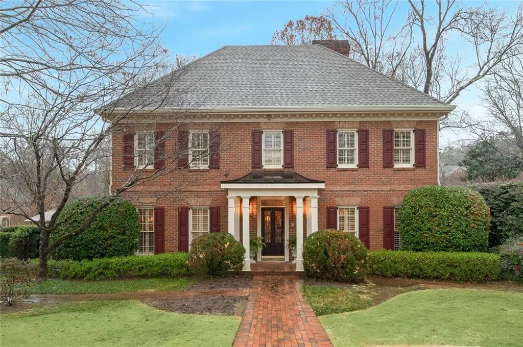 525 Tavern Circle, Sandy Springs, Georgia 30350, 5 Bedrooms Bedrooms, ,4 BathroomsBathrooms,Residential,Sold,525 Tavern Circle,7020655