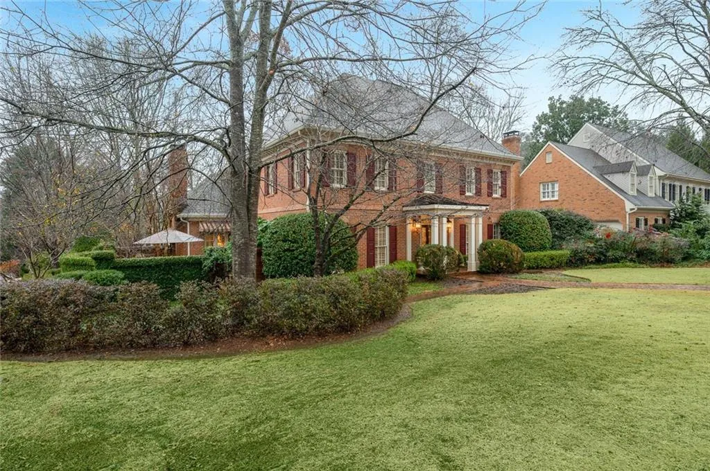 525 Tavern Circle, Sandy Springs, Georgia 30350, 5 Bedrooms Bedrooms, ,4 BathroomsBathrooms,Residential,Sold,525 Tavern Circle,7020655