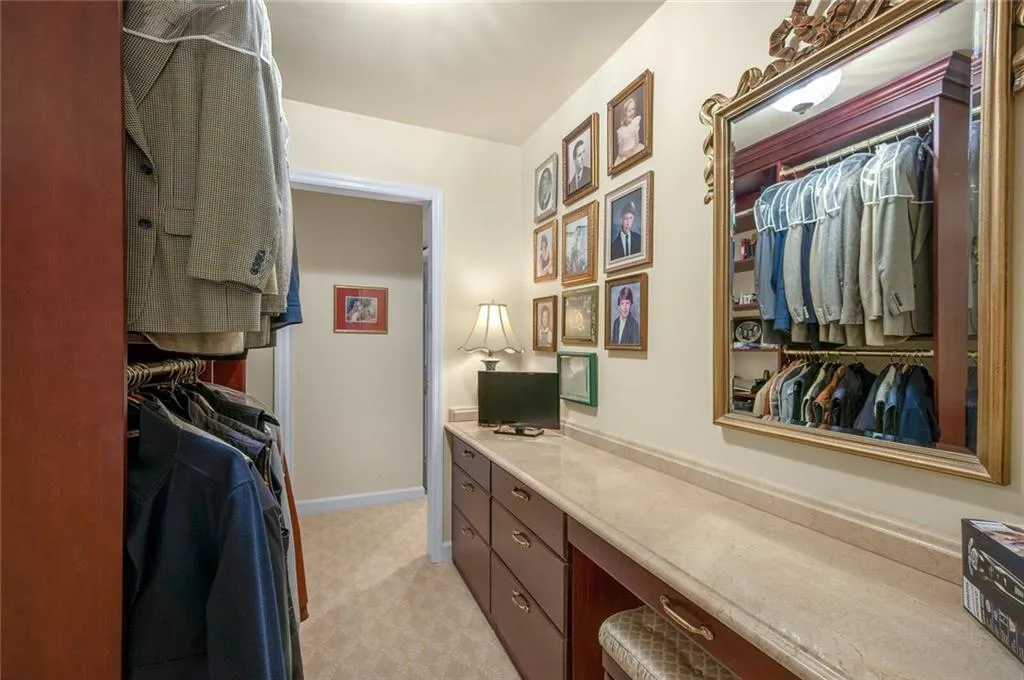 525 Tavern Circle, Sandy Springs, Georgia 30350, 5 Bedrooms Bedrooms, ,4 BathroomsBathrooms,Residential,Sold,525 Tavern Circle,7020655