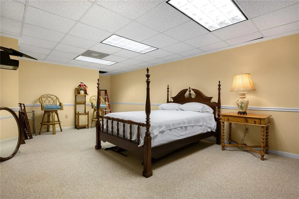 525 Tavern Circle, Sandy Springs, Georgia 30350, 5 Bedrooms Bedrooms, ,4 BathroomsBathrooms,Residential,Sold,525 Tavern Circle,7020655