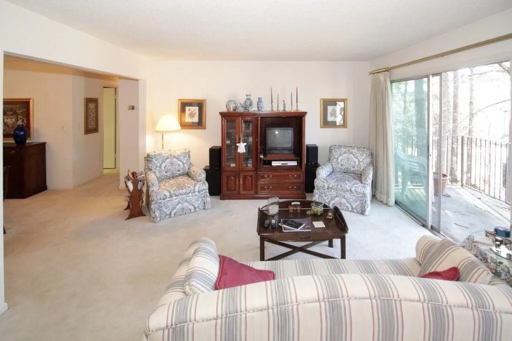 6851 Roswell Road Unit H-35, Sandy Springs, Georgia 30328, 2 Bedrooms Bedrooms, ,2 BathroomsBathrooms,Residential,Sold,6851 Roswell Road Unit H-35,5966267