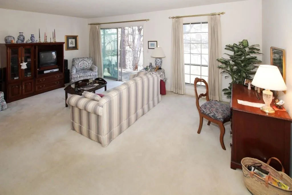 6851 Roswell Road Unit H-35, Sandy Springs, Georgia 30328, 2 Bedrooms Bedrooms, ,2 BathroomsBathrooms,Residential,Sold,6851 Roswell Road Unit H-35,5966267