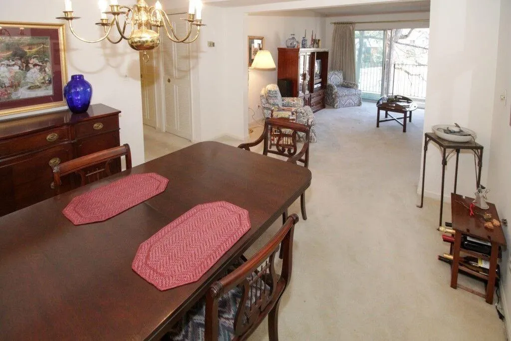 6851 Roswell Road Unit H-35, Sandy Springs, Georgia 30328, 2 Bedrooms Bedrooms, ,2 BathroomsBathrooms,Residential,Sold,6851 Roswell Road Unit H-35,5966267