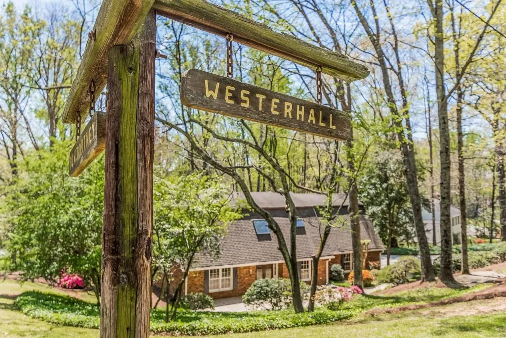 355 Westerhall Court, Atlanta, Georgia 30328, 5 Bedrooms Bedrooms, ,4 BathroomsBathrooms,Residential,Sold,355 Westerhall Court,6024074