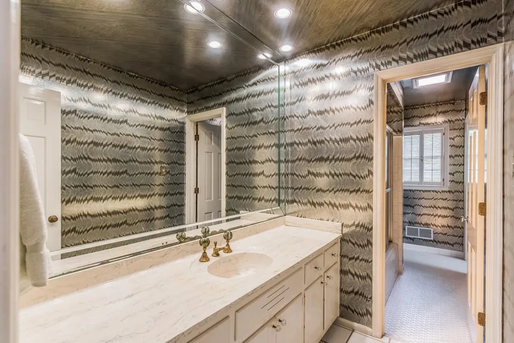 355 Westerhall Court, Atlanta, Georgia 30328, 5 Bedrooms Bedrooms, ,4 BathroomsBathrooms,Residential,Sold,355 Westerhall Court,6024074