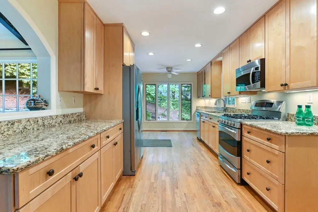 255 River Springs Drive, Atlanta, Georgia 30328, 4 Bedrooms Bedrooms, ,3 BathroomsBathrooms,Residential,Sold,255 River Springs Drive,6880424
