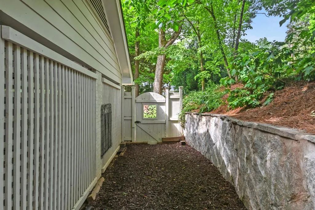 255 River Springs Drive, Atlanta, Georgia 30328, 4 Bedrooms Bedrooms, ,3 BathroomsBathrooms,Residential,Sold,255 River Springs Drive,6880424