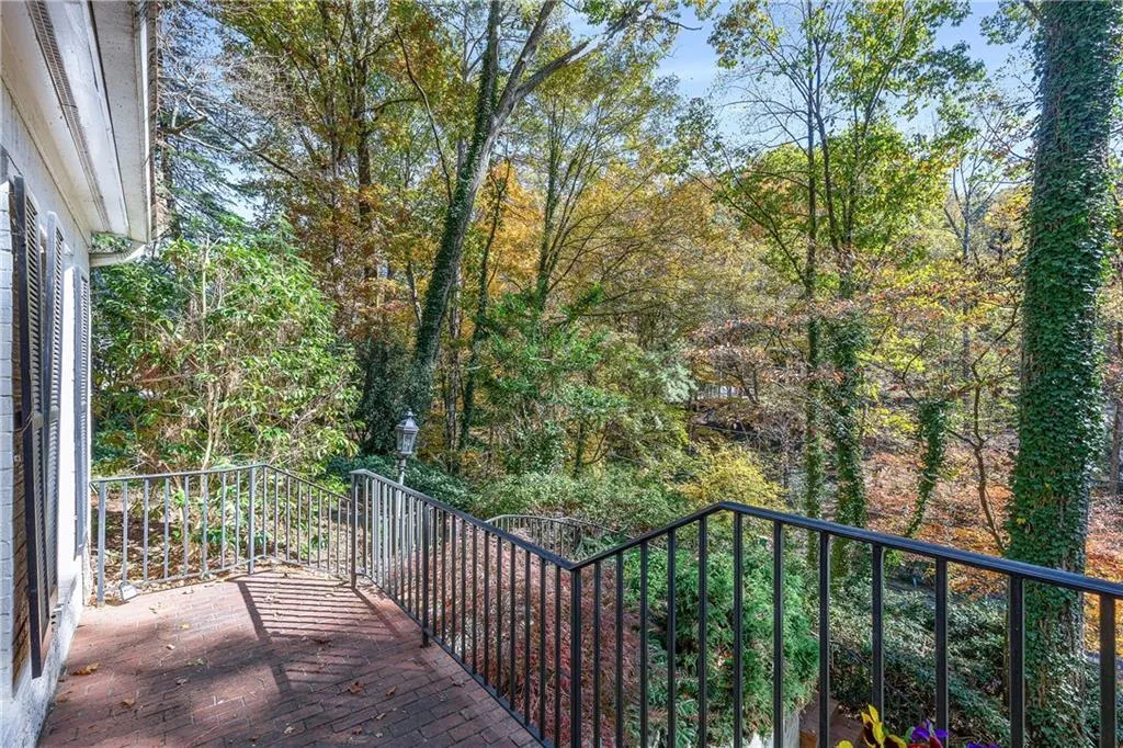 7170 Riverside Drive Nw, Sandy Springs, Georgia 30328, 4 Bedrooms Bedrooms, ,3 BathroomsBathrooms,Residential,Sold,7170 Riverside Drive Nw,7680081