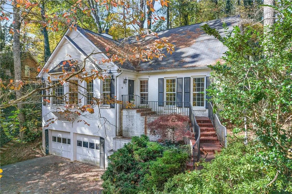 7170 Riverside Drive Nw, Sandy Springs, Georgia 30328, 4 Bedrooms Bedrooms, ,3 BathroomsBathrooms,Residential,For Sale,7170 Riverside Drive Nw,7680081
