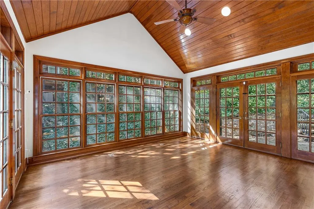 7170 Riverside Drive Nw, Sandy Springs, Georgia 30328, 4 Bedrooms Bedrooms, ,3 BathroomsBathrooms,Residential,Sold,7170 Riverside Drive Nw,7680081
