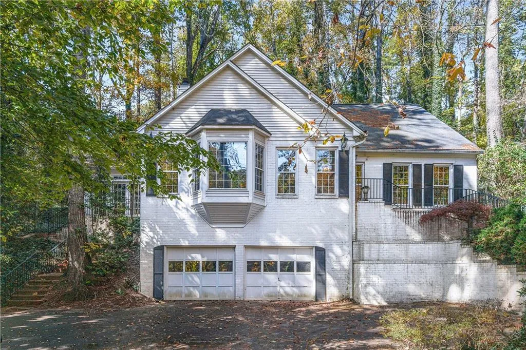 7170 Riverside Drive Nw, Sandy Springs, Georgia 30328, 4 Bedrooms Bedrooms, ,3 BathroomsBathrooms,Residential,Sold,7170 Riverside Drive Nw,7680081