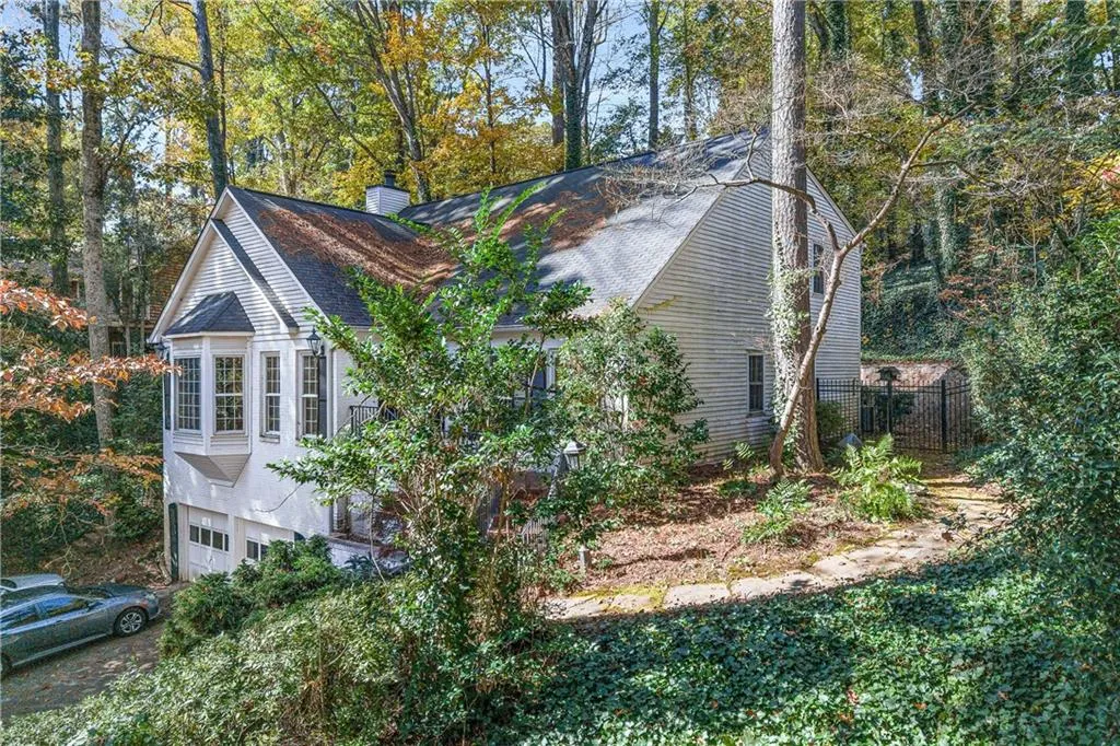 7170 Riverside Drive Nw, Sandy Springs, Georgia 30328, 4 Bedrooms Bedrooms, ,3 BathroomsBathrooms,Residential,Sold,7170 Riverside Drive Nw,7680081