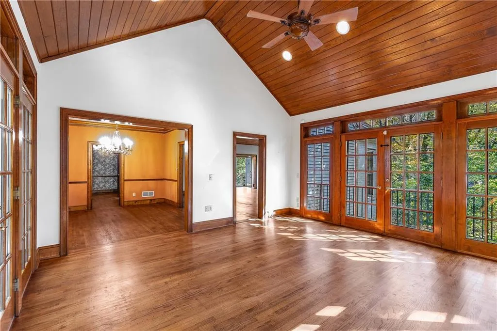 7170 Riverside Drive Nw, Sandy Springs, Georgia 30328, 4 Bedrooms Bedrooms, ,3 BathroomsBathrooms,Residential,Sold,7170 Riverside Drive Nw,7680081