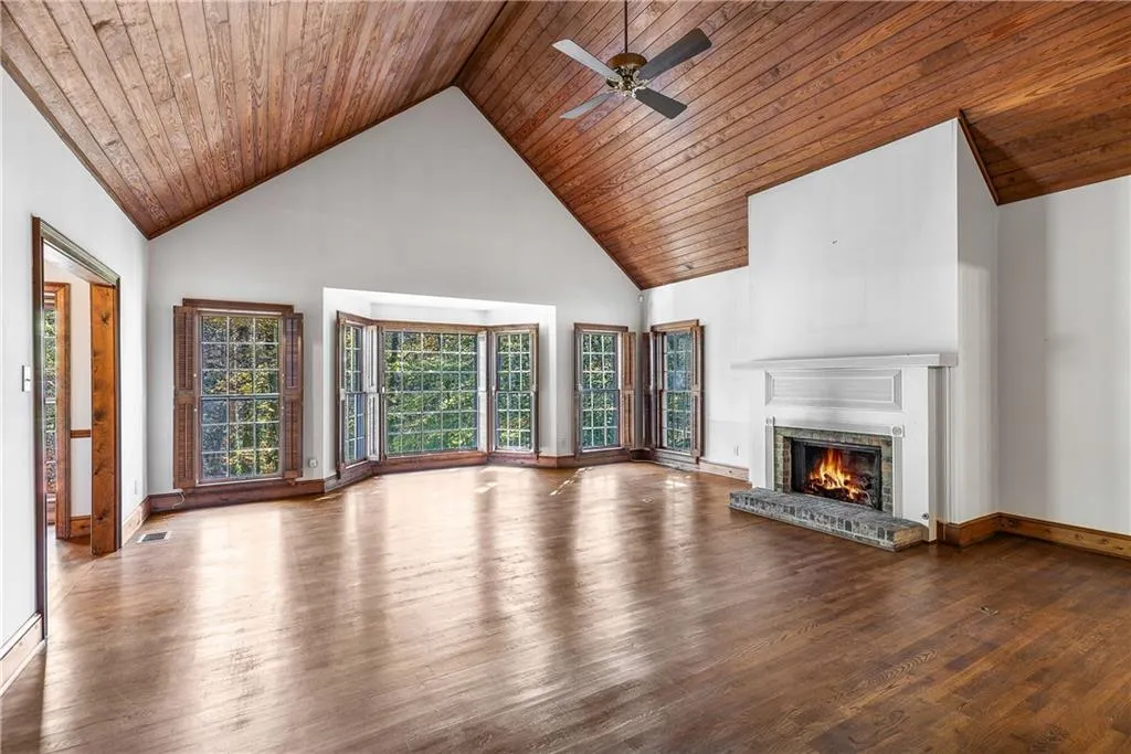 7170 Riverside Drive Nw, Sandy Springs, Georgia 30328, 4 Bedrooms Bedrooms, ,3 BathroomsBathrooms,Residential,Sold,7170 Riverside Drive Nw,7680081