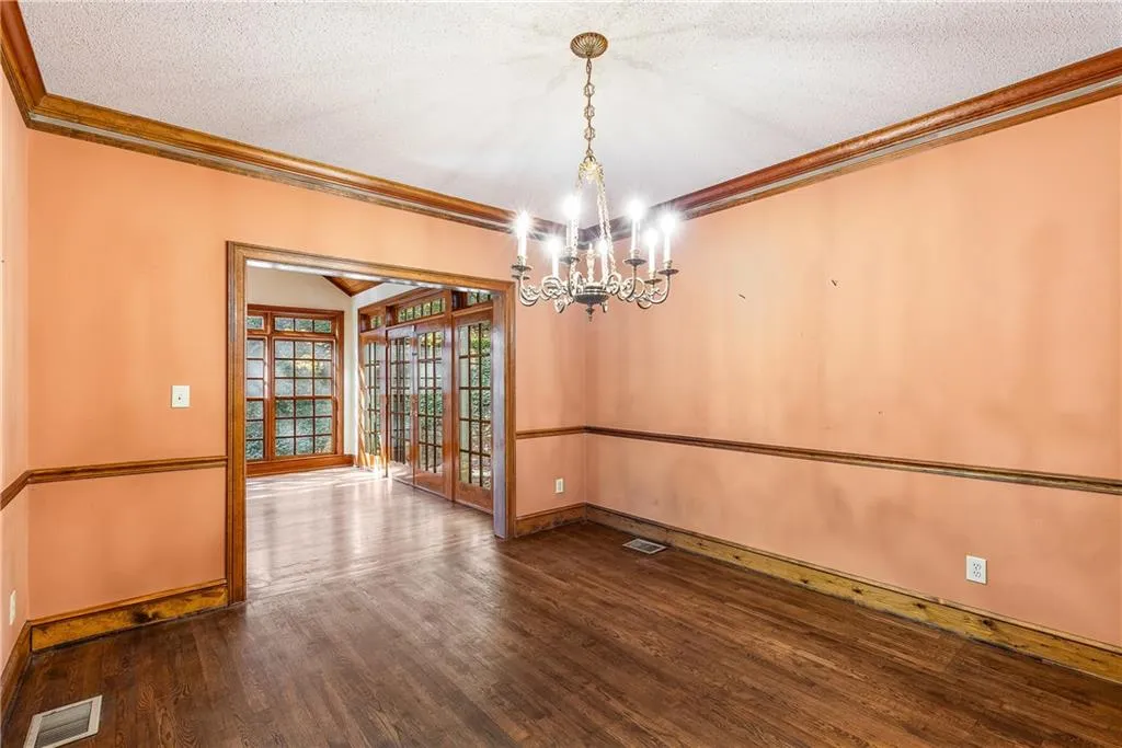 7170 Riverside Drive Nw, Sandy Springs, Georgia 30328, 4 Bedrooms Bedrooms, ,3 BathroomsBathrooms,Residential,Sold,7170 Riverside Drive Nw,7680081