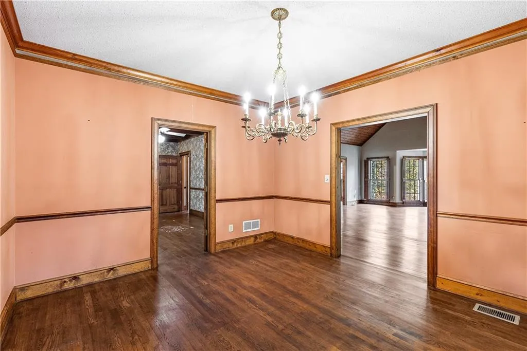 7170 Riverside Drive Nw, Sandy Springs, Georgia 30328, 4 Bedrooms Bedrooms, ,3 BathroomsBathrooms,Residential,Sold,7170 Riverside Drive Nw,7680081