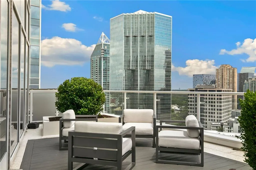 3325 Piedmont Road Ne Unit 1805, Atlanta, Georgia 30305, 2 Bedrooms Bedrooms, ,2 BathroomsBathrooms,Residential,For Sale,3325 Piedmont Road Ne Unit 1805,7631577