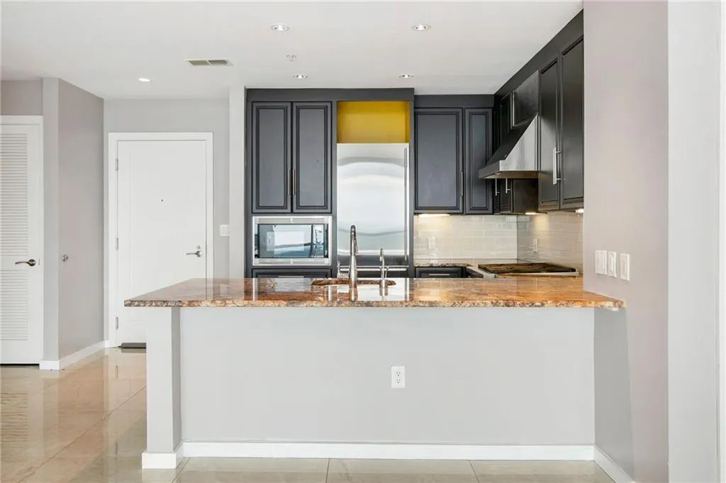 3325 Piedmont Road Ne Unit 1805, Atlanta, Georgia 30305, 2 Bedrooms Bedrooms, ,2 BathroomsBathrooms,Residential,For Sale,3325 Piedmont Road Ne Unit 1805,7631577