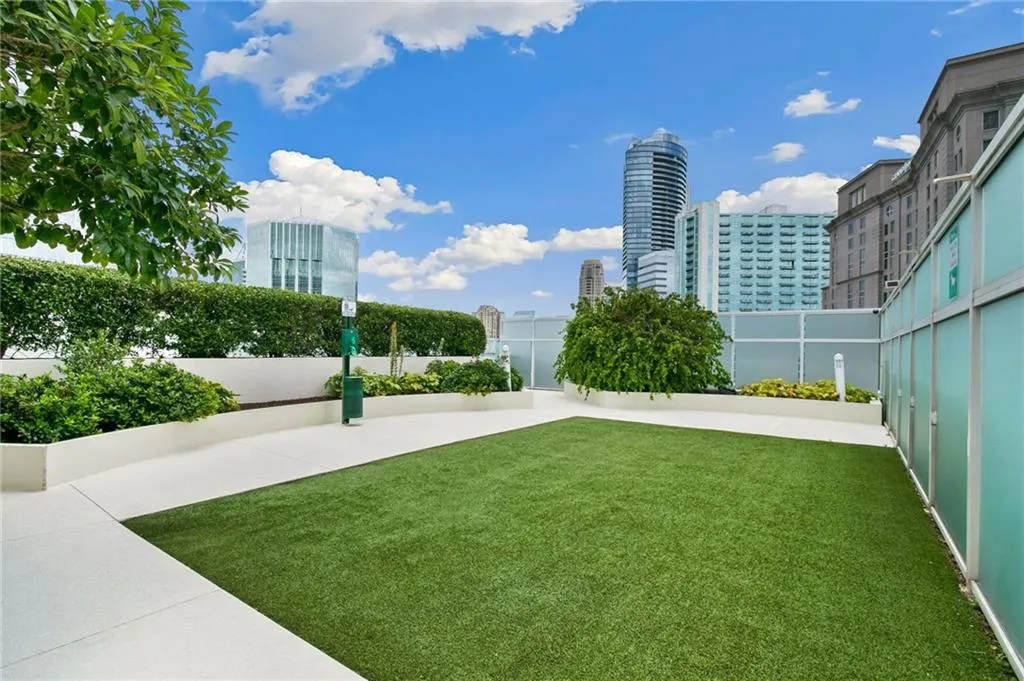 3325 Piedmont Road Ne Unit 1805, Atlanta, Georgia 30305, 2 Bedrooms Bedrooms, ,2 BathroomsBathrooms,Residential,For Sale,3325 Piedmont Road Ne Unit 1805,7631577