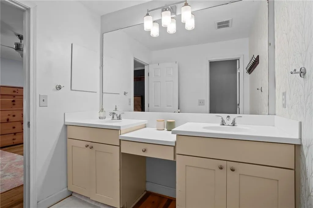101 Defoors Mill Drive Nw, Atlanta, Georgia 30318, 2 Bedrooms Bedrooms, 0 ,2 BathroomsBathrooms,Residential,For Sale,101 Defoors Mill Drive Nw,7811859