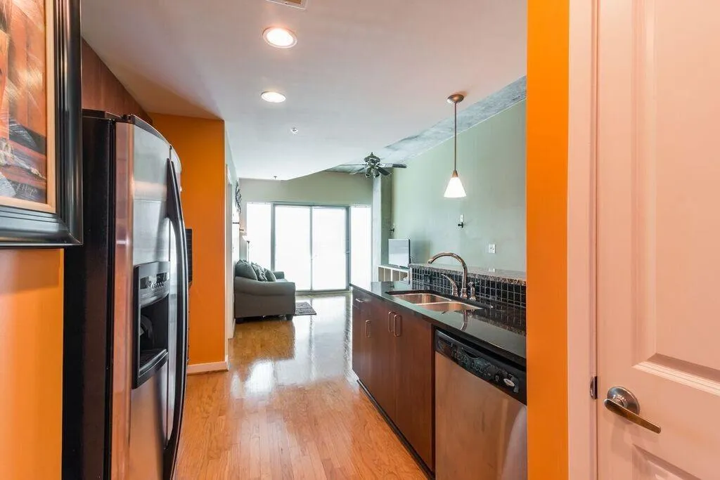 Atlanta, Georgia 30305, 1 Bedroom Bedrooms, ,1 BathroomBathrooms,Residential,Sold,5660850