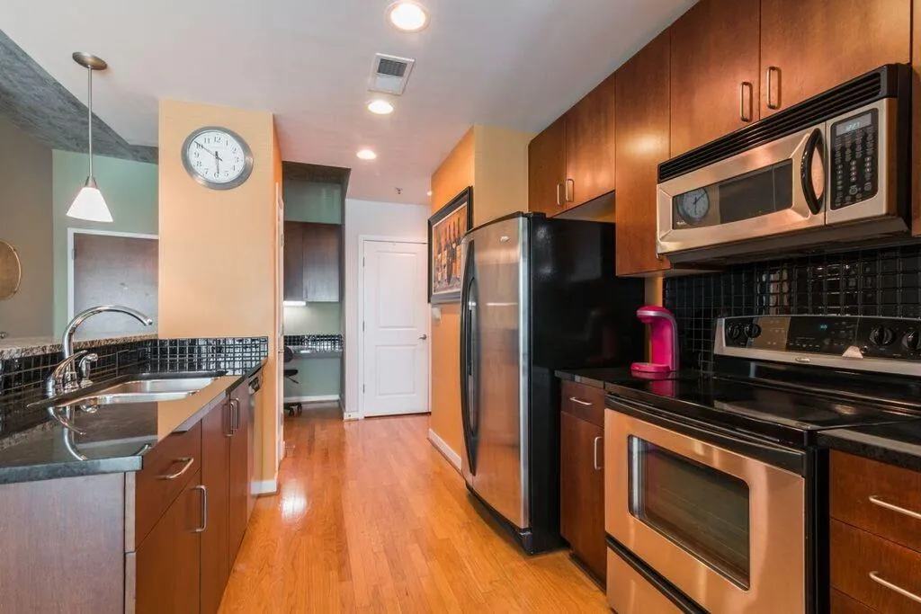 Atlanta, Georgia 30305, 1 Bedroom Bedrooms, ,1 BathroomBathrooms,Residential,Sold,5660850