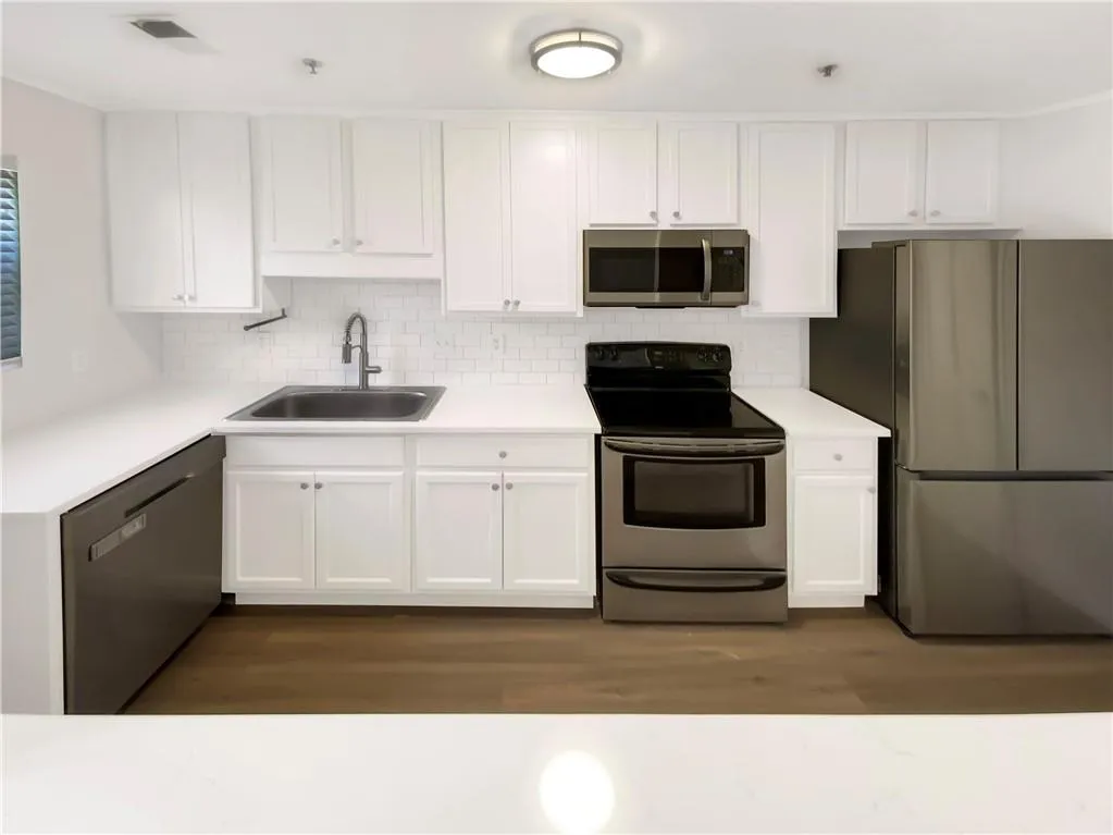 165 N River Drive Unit B, Atlanta, Georgia 30350, 2 Bedrooms Bedrooms, ,2 BathroomsBathrooms,Residential,For Sale,165 N River Drive Unit B,7565044
