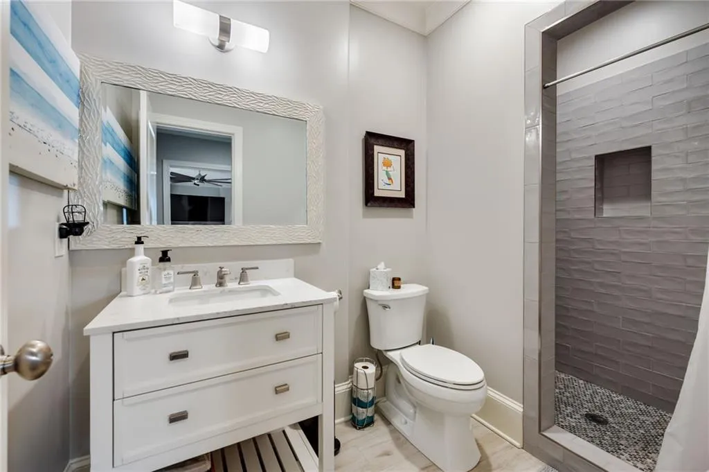 Terrace level bath
