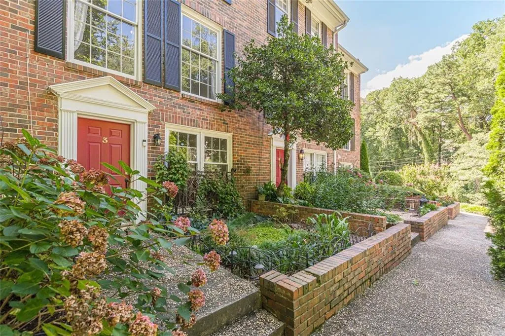 320 Alberta Terrace Ne Unit 3, Atlanta, Georgia 30305, 3 Bedrooms Bedrooms, 0 ,3 BathroomsBathrooms,Residential,For Sale,320 Alberta Terrace Ne Unit 3,7713867