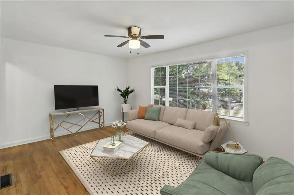 2130 Main Street Nw, Atlanta, Georgia 30318, 2 Bedrooms Bedrooms, ,1 BathroomBathrooms,Residential,For Sale,2130 Main Street Nw,7603067