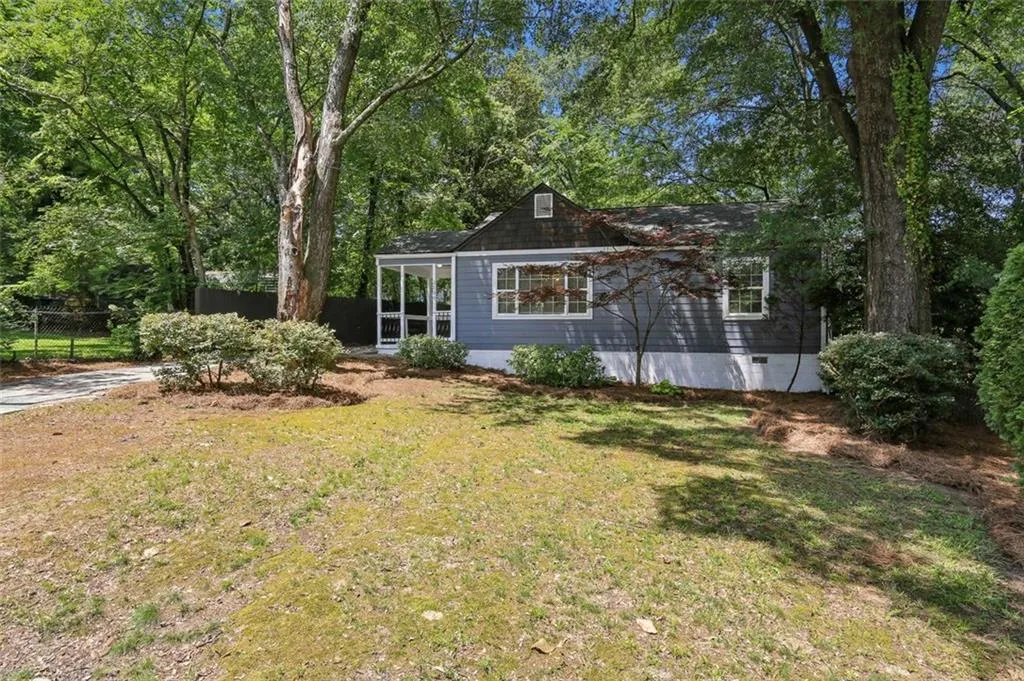 2130 Main Street Nw, Atlanta, Georgia 30318, 2 Bedrooms Bedrooms, ,1 BathroomBathrooms,Residential,For Sale,2130 Main Street Nw,7603067