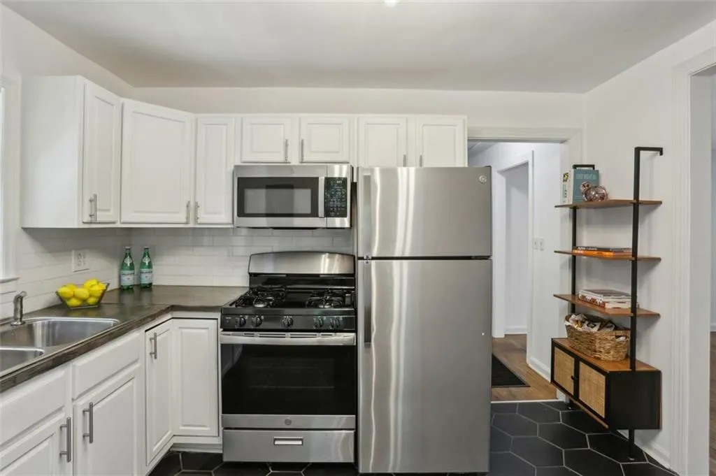 Enjoy stainless steel appliances and extra storage