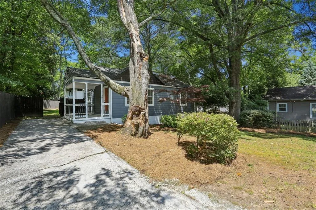 2130 Main Street Nw, Atlanta, Georgia 30318, 2 Bedrooms Bedrooms, ,1 BathroomBathrooms,Residential,For Sale,2130 Main Street Nw,7603067