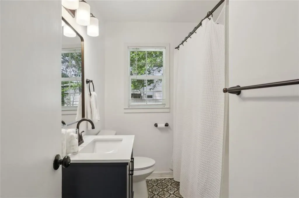 2130 Main Street Nw, Atlanta, Georgia 30318, 2 Bedrooms Bedrooms, ,1 BathroomBathrooms,Residential,For Sale,2130 Main Street Nw,7603067