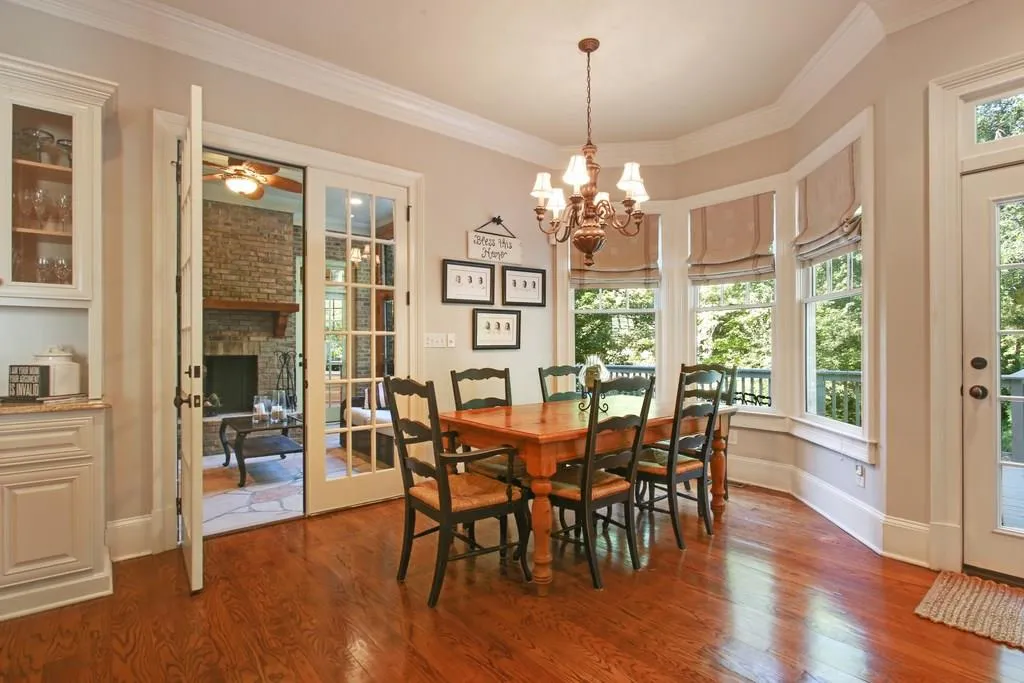 4692 E Conway Drive Nw, Atlanta, Georgia 30327, 5 Bedrooms Bedrooms, ,5 BathroomsBathrooms,Residential,Sold,4692 E Conway Drive Nw,5918701