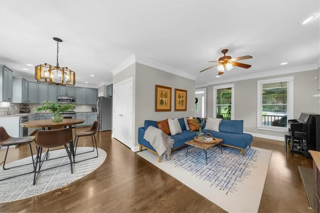 2653 W Main Street Nw, Atlanta, Georgia 30318, 4 Bedrooms Bedrooms, ,3 BathroomsBathrooms,Residential,For Sale,2653 W Main Street Nw,7600768