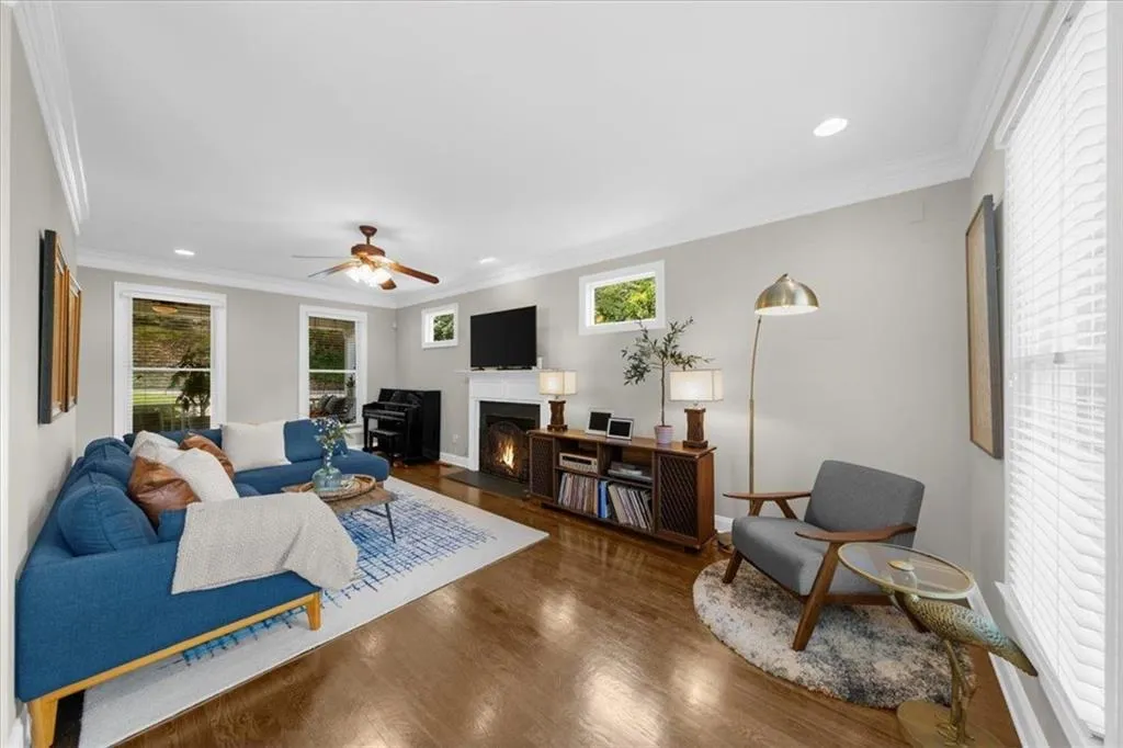 2653 W Main Street Nw, Atlanta, Georgia 30318, 4 Bedrooms Bedrooms, ,3 BathroomsBathrooms,Residential,For Sale,2653 W Main Street Nw,7600768