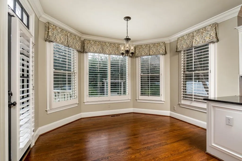 5810 Long Grove Drive, Sandy Springs, Georgia 30328, 5 Bedrooms Bedrooms, ,4 BathroomsBathrooms,Residential,Sold,5810 Long Grove Drive,6848442