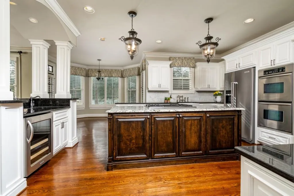 5810 Long Grove Drive, Sandy Springs, Georgia 30328, 5 Bedrooms Bedrooms, ,4 BathroomsBathrooms,Residential,Sold,5810 Long Grove Drive,6848442