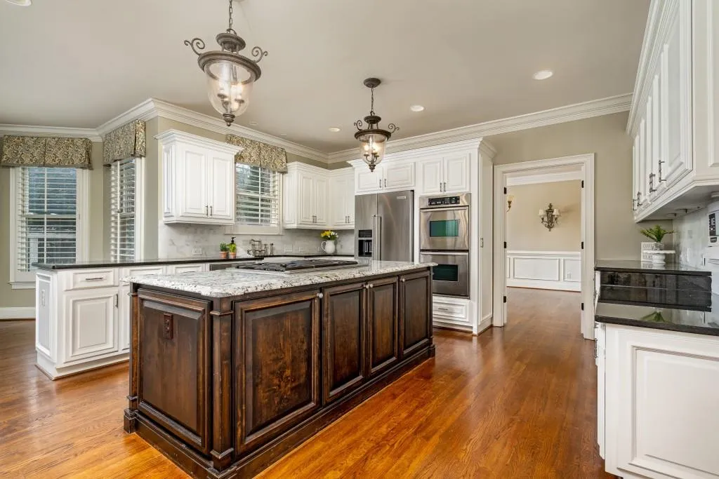 5810 Long Grove Drive, Sandy Springs, Georgia 30328, 5 Bedrooms Bedrooms, ,4 BathroomsBathrooms,Residential,Sold,5810 Long Grove Drive,6848442