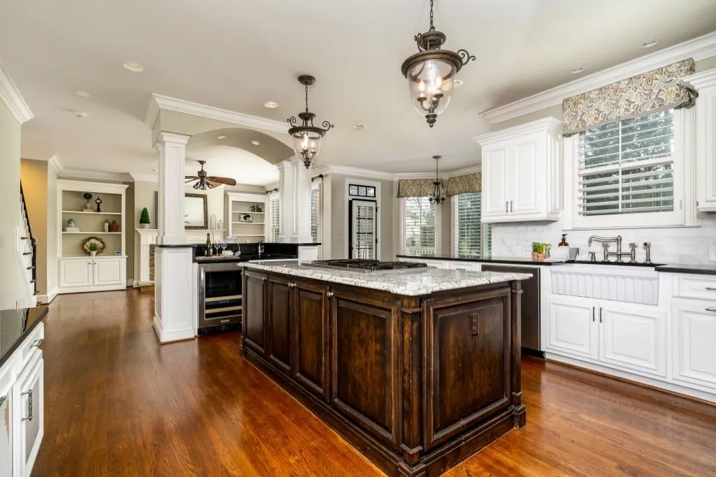 5810 Long Grove Drive, Sandy Springs, Georgia 30328, 5 Bedrooms Bedrooms, ,4 BathroomsBathrooms,Residential,Sold,5810 Long Grove Drive,6848442