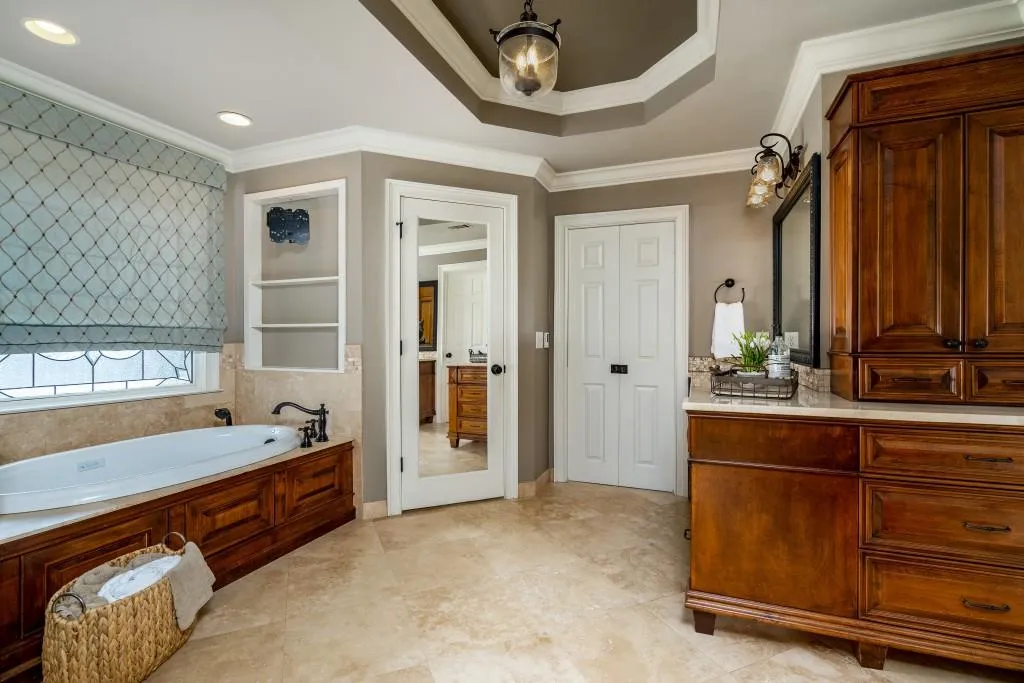 5810 Long Grove Drive, Sandy Springs, Georgia 30328, 5 Bedrooms Bedrooms, ,4 BathroomsBathrooms,Residential,Sold,5810 Long Grove Drive,6848442